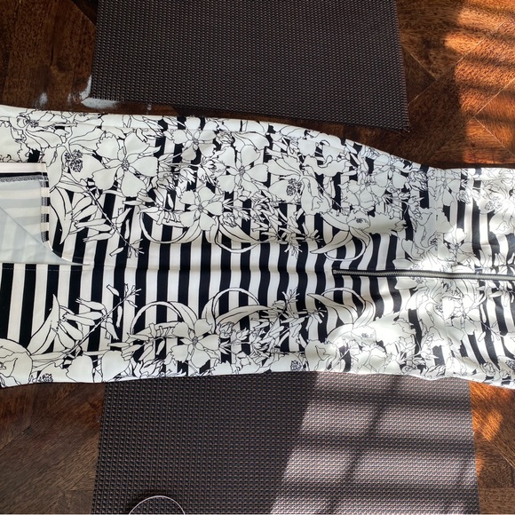 Express Strapless Dress - Picture 5 of 6